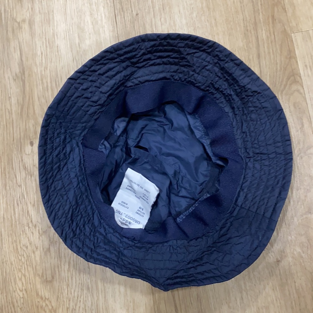 Add hat - Picture 2 of 3